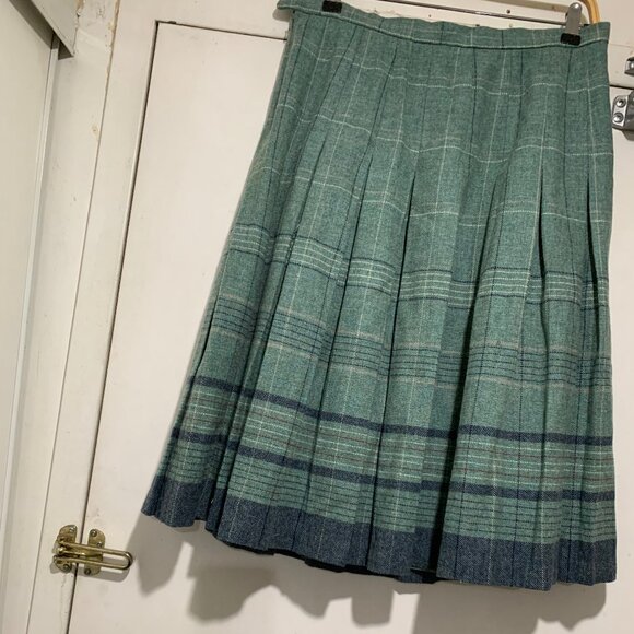 THE DUNEDIN TRADITION BY EDINBURGH WOOLLEN MILL VINTAGE WOOL PLAID SKIRTS - Picture 7 of 8